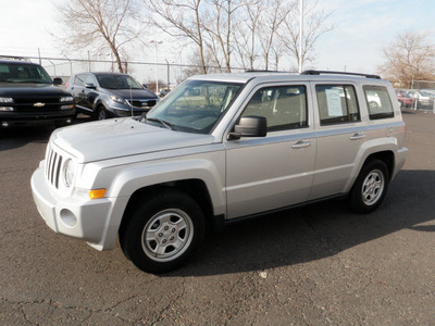 jeep patriot 2010 silver suv sport gasoline 4 cylinders 2 wheel drive automatic 19153
