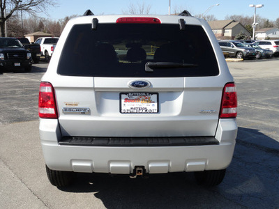 ford escape 2008 silver suv xlt gasoline 6 cylinders all whee drive automatic 60443
