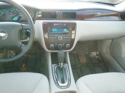 chevrolet impala 2011 silver sedan ls flex fuel 6 cylinders front wheel drive 4 speed automatic 55313