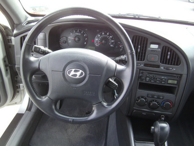 hyundai elantra 2005 silver hatchback gt gasoline 4 cylinders front wheel drive automatic 75503