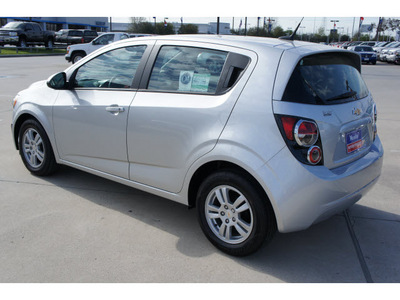 chevrolet sonic 2012 silver hatchback ls gasoline 4 cylinders front wheel drive automatic 77090