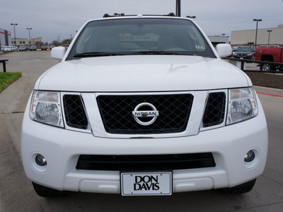 nissan pathfinder 2008 white suv se gasoline 6 cylinders rear wheel drive automatic 76018