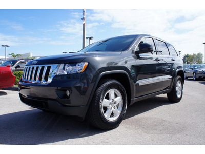 jeep grand cherokee 2011 dk  gray suv laredo gasoline 6 cylinders 2 wheel drive automatic 33157