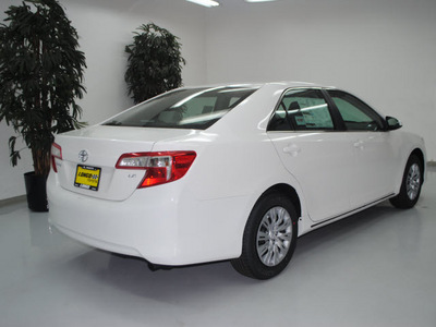 toyota camry 2012 white sedan le gasoline 4 cylinders front wheel drive automatic 91731