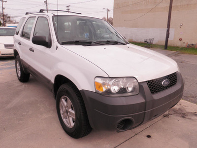 ford escape 2007 white suv xls gasoline 4 cylinders front wheel drive automatic 28217