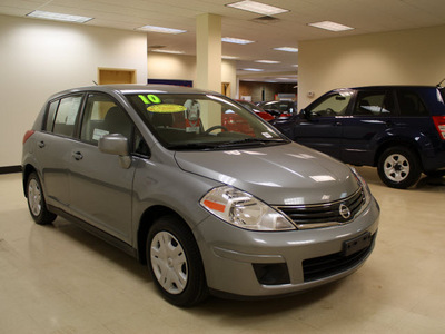 nissan versa 2010 dk  gray hatchback 1 8 s gasoline 4 cylinders front wheel drive automatic 27707