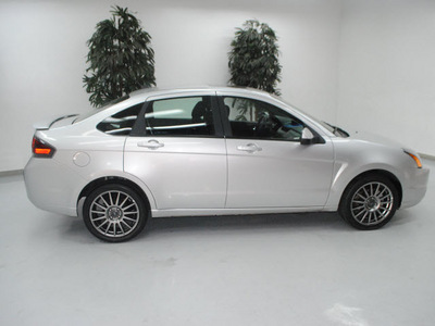 ford focus 2011 silver sedan sport ses gasoline 4 cylinders front wheel drive automatic 91731