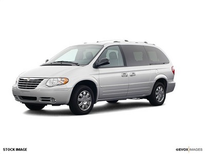 chrysler town and country 2005 touring gasoline 6 cylinders front wheel drive automatic 44060