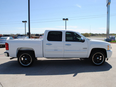 chevrolet silverado 1500 2010 white lt flex fuel 8 cylinders 2 wheel drive automatic 76087