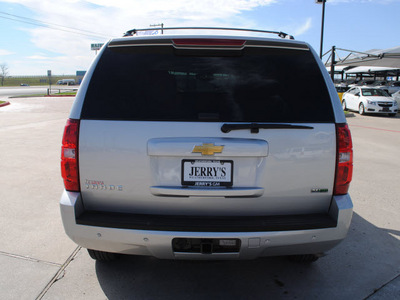 chevrolet tahoe 2011 silver suv lt flex fuel 8 cylinders 4 wheel drive automatic 76087