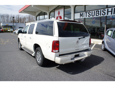 cadillac escalade esv 2003 white suv nav dvd gasoline 8 cylinders all whee drive automatic 07724