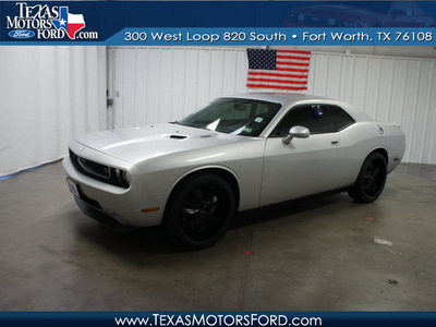 dodge challenger 2010 silver coupe r t gasoline 8 cylinders rear wheel drive 6 speed manual 76108