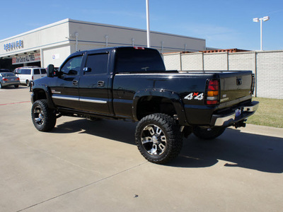 gmc sierra 2500hd 2006 black slt diesel 8 cylinders 4 wheel drive automatic 76108