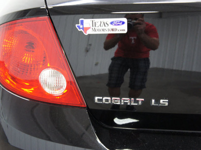 chevrolet cobalt 2009 black sedan ls gasoline 4 cylinders front wheel drive automatic 76108