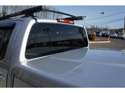 nissan frontier 2006 silver le gasoline 6 cylinders 4 wheel drive automatic with overdrive 07724