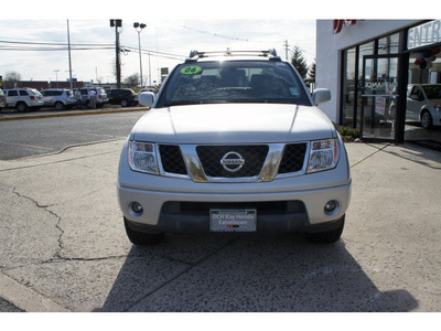 nissan frontier 2006 silver le gasoline 6 cylinders 4 wheel drive automatic with overdrive 07724