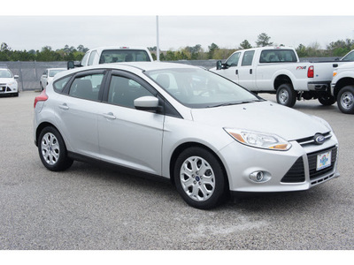 ford focus 2012 silver hatchback se gasoline 4 cylinders front wheel drive automatic 77388