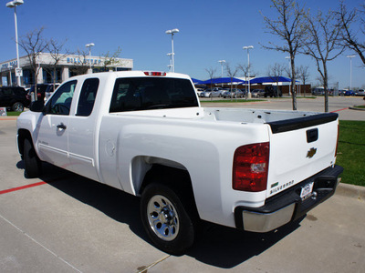 chevrolet silverado 1500 2010 white pickup truck ls flex fuel 8 cylinders 2 wheel drive automatic 76205