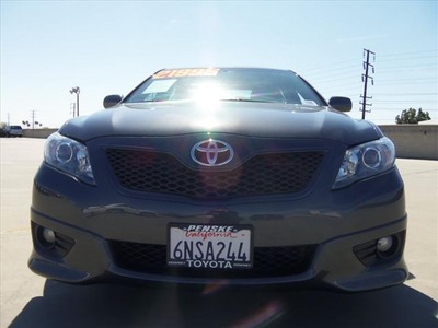 toyota camry 2011 gray sedan se gasoline 4 cylinders front wheel drive automatic 90241