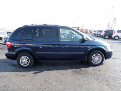 chrysler town and country 2006 blue van gasoline 6 cylinders front wheel drive automatic 19153