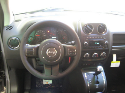 jeep compass 2012 gray suv latitude gasoline 4 cylinders 4 wheel drive automatic 44883