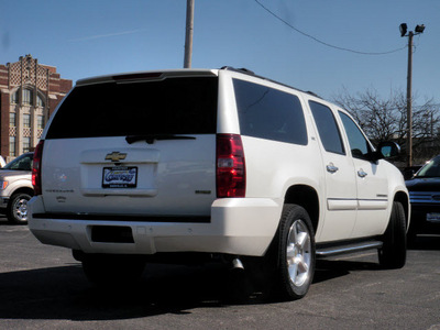 chevrolet suburban 1500 2008 gold suv ltz flex fuel 8 cylinders 4 wheel drive automatic 61832