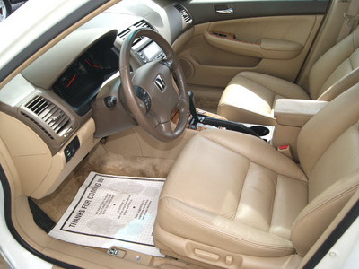 honda accord 2003 white sedan ex v 6 gasoline 6 cylinders sohc front wheel drive automatic 80905