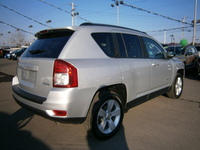 jeep compass 2011 silver suv gasoline 4 cylinders 4 wheel drive automatic 13502