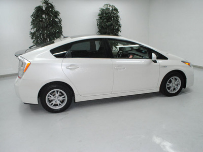 toyota prius 2010 white hybrid 4 cylinders front wheel drive automatic 91731