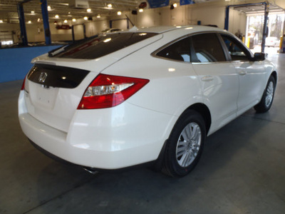 honda crosstour 2012 white ex l gasoline 4 cylinders front wheel drive automatic 28557