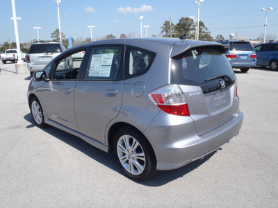 honda fit 2010 gray hatchback sport gasoline 4 cylinders front wheel drive automatic 28557