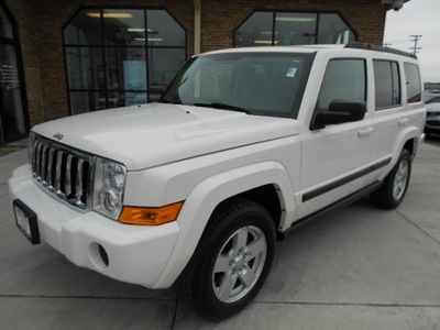 jeep commander 2007 white gasoline 6 cylinders 4 wheel drive shiftable automatic 43228