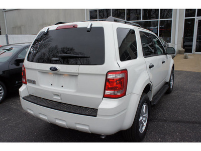 ford escape 2012 white suede suv xlt gasoline 4 cylinders front wheel drive 6 speed auto 6f mid 07724