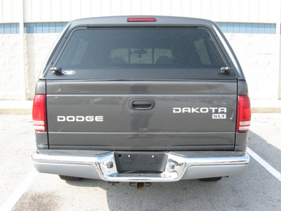dodge dakota 2004 gray pickup truck slt gasoline 8 cylinders 4 wheel drive automatic with overdrive 45840