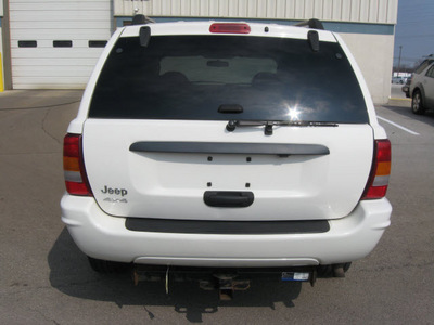 jeep grand cherokee 2004 white suv special edition gasoline 6 cylinders 4 wheel drive automatic with overdrive 45840