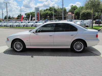 bmw 540i 2003 silver sedan automatic gasoline 8 cylinders rear wheel drive automatic 33884