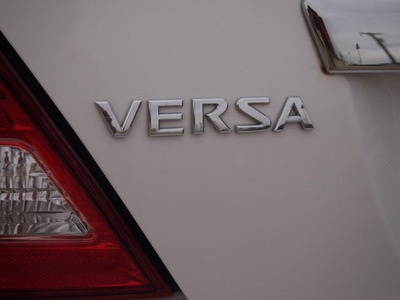 nissan versa 2010 white sedan 1 8 s gasoline 4 cylinders front wheel drive automatic 75228