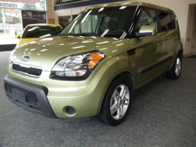 kia soul 2011 green wagon gasoline 4 cylinders front wheel drive not specified 98674