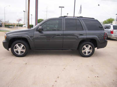 chevrolet trailblazer 2007 dk  gray suv lt gasoline 6 cylinders rear wheel drive automatic 75228