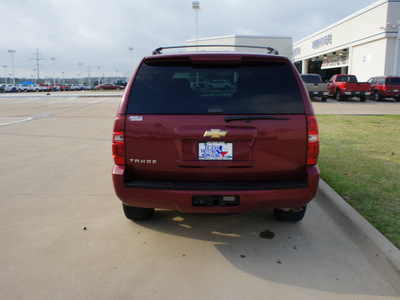 chevrolet tahoe 2007 maroon suv lt gasoline 8 cylinders rear wheel drive automatic 76108