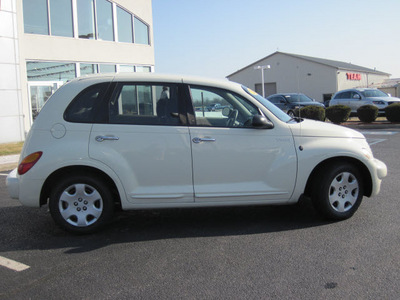 chrysler pt cruiser 2005 yellow wagon touring gasoline 4 cylinders front wheel drive automatic 46410