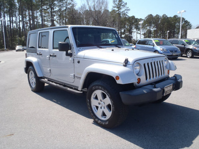 jeep wrangler unlimited 2007 silver suv sahara gasoline 6 cylinders 4 wheel drive automatic 28557