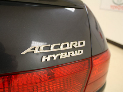 honda accord 2005 dk  gray sedan hybrid w navi hybrid 6 cylinders front wheel drive automatic 27707