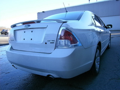 ford fusion 2008 white sedan se gasoline 6 cylinders all whee drive automatic 13502