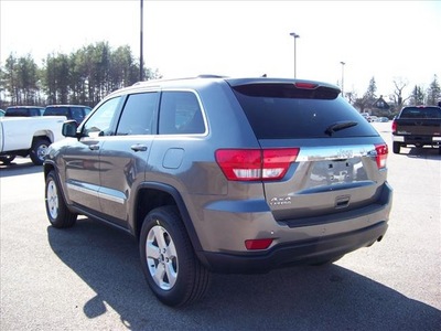 jeep grand cherokee 2012 gray suv laredo gasoline 6 cylinders 4 wheel drive automatic 44024