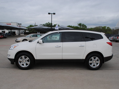 chevrolet traverse 2012 white lt gasoline 6 cylinders all whee drive automatic 76087