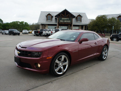 chevrolet camaro 2010 maroon coupe ss gasoline 8 cylinders rear wheel drive automatic 76087