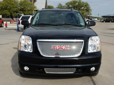 gmc yukon 2011 black suv denali flex fuel 8 cylinders all whee drive automatic 76087