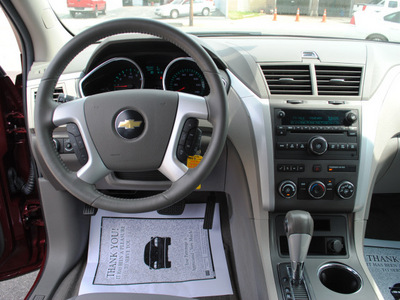 chevrolet traverse 2010 red suv lt gasoline 6 cylinders all whee drive automatic 27591