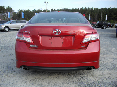 toyota camry 2010 red sedan se gasoline 4 cylinders front wheel drive automatic 27569